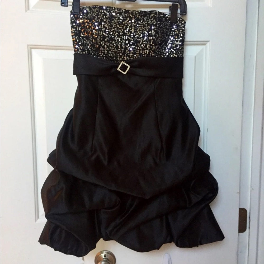 Strapless dress